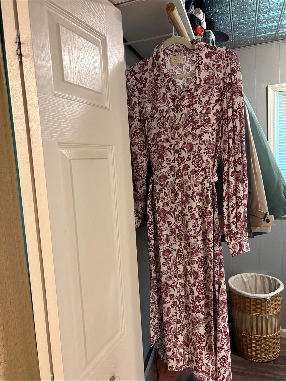 Sezane Letizia Dress in Burgundy Floral - Picture 4 of 10